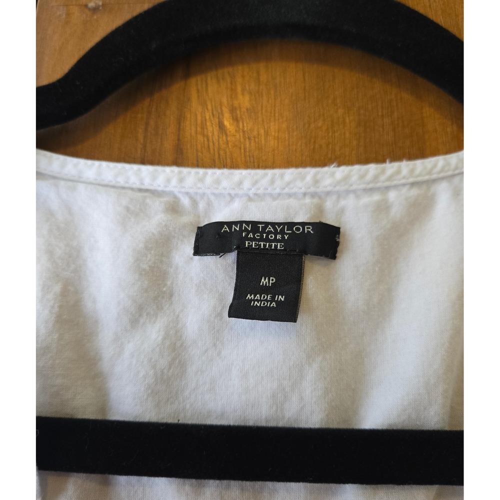 Ann Taylor Factory Eyelet Embroidered Blouse Boho Feminine Cottagecore Romantic - Picture 3 of 5